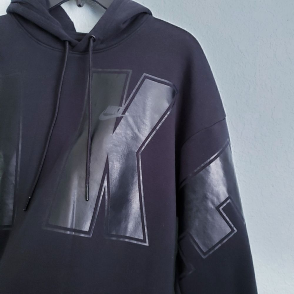 ‎Nike - Picture 3 of 5